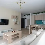 Lotus Aparthotel 4*