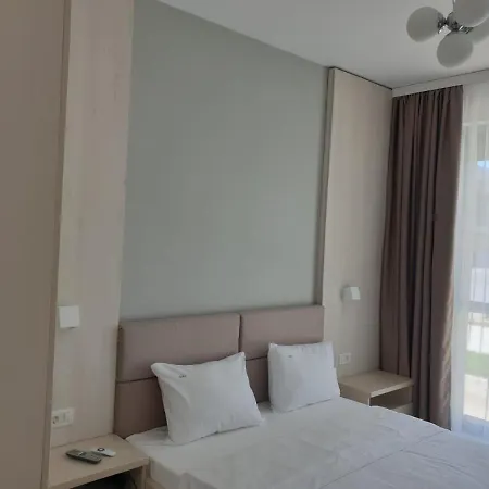 Aparthotel Lotus *