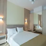Lotus Lägenhetshotell 4*